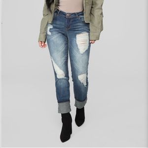 Cropped distressed jeans